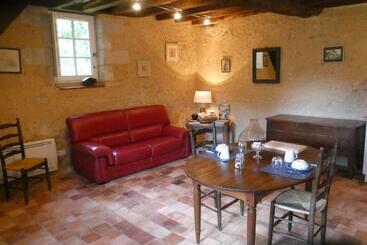 تختخواب و صبحانه Bois Gaillard