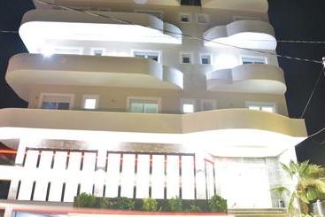 Airen Hotel Velipoje