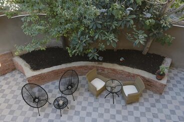 هتل Golden Nugget Tbilisi