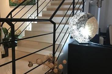 هتل Tobuna Suites