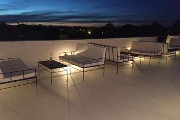 هتل Tobuna Suites