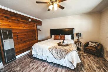 Woody Mountain Bed & Breakfast