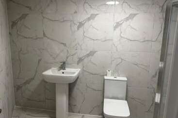 ペンション Cheetham Hill Guest House