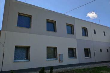 호스텔 Ubytovna Březí