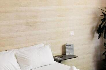 هتل L Auberge Du Diu Biban