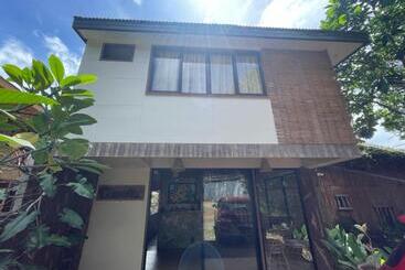 호텔 Camotes Lake House