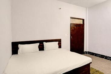 Отель Oyo Sweet Dreams