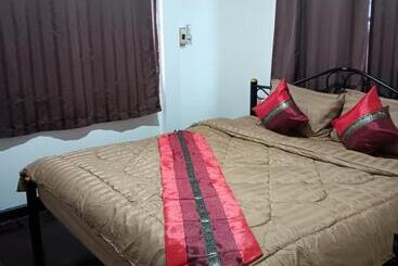 Hug Glur House Tour And Hostel