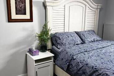 پانسیون Newly Renovated Elephant Suite, Two Bedrooms, Independent Bathroom Veryquiet