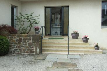 مبيت وإفطار Il Giardino F Heudier ,e Decourcy ,tessy Sur Vire Manche