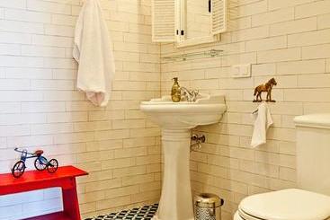 تختخواب و صبحانه Villa Juli Guesthouse