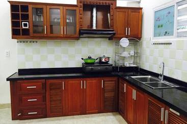 Coco Beach Hostel & Apartment
