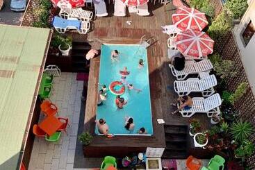 Sunrise Hotel Cameria