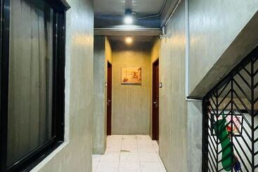 호텔 Rcee Place By Oyo