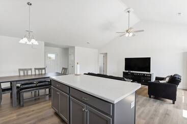 بيت ريفى Charming St Robert Home Near Downtown Waynesville!