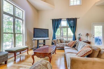 بيت ريفى Double Springs Cabin Stay W/ Deck + Shared Dock!