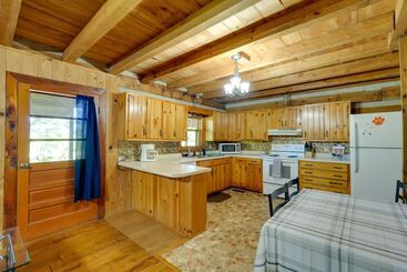 بيت ريفى Porch & Fire Pit: Family Friendly Afton Cabin!