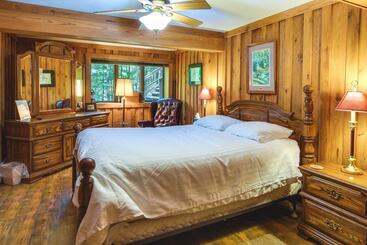 کلبه Family Friendly Dubois Cabin W/ Community Pool!