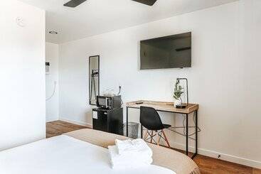 モーテル Grey Pine Lodge