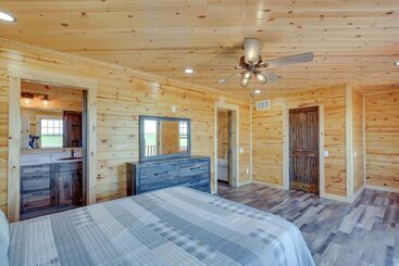 קוטג'' Peaceful Wyoming Cabin W/ Spacious Deck & Wet Bar!