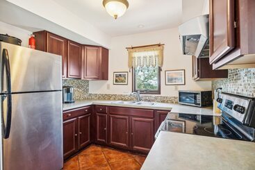 별장 Pipe Creek Escape W/ Screened In Porch & Hot Tub!