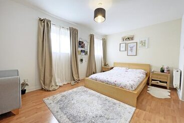 اقامتگاه The Stables Cottage Inn