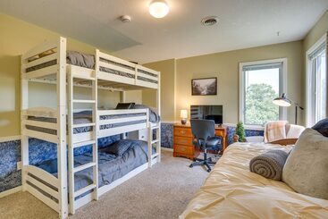 茅舍 Country Living W/ Spacious Yard: Sibley Home!