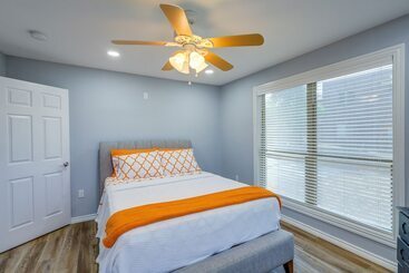 קוטג'' Sunny Hearne Home Near Universities!