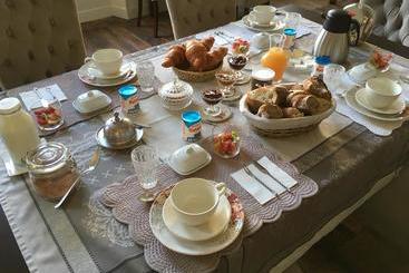 Bed and Breakfast Beaux Esprits Chambres D Hôtes