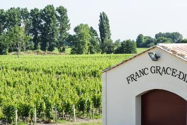 تختخواب و صبحانه Château Franc Grâcedieu