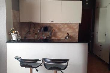 تختخواب و صبحانه Guest House Khatuna