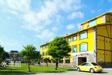 تختخواب و صبحانه Paris Villa