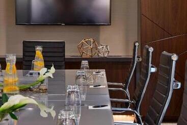 Ac Hotel By Marriott Minneapolis Downtown