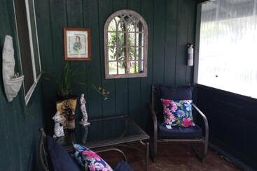 酒店 Aloha Crater Lodge