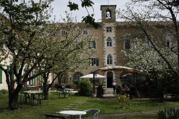 בית מלון כפרי Carmel