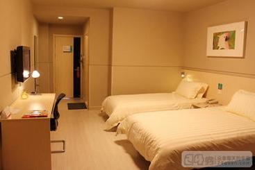هتل Jinjiang Inn Linyi Tongda Road
