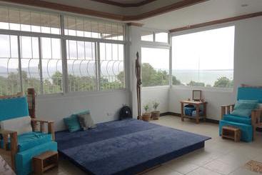 پانسیون Xtravelers Place Palawan
