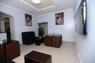 Room In Lodge - Prenox Hotel And Suites
