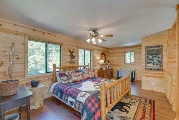 קוטג'' Hike, Ski & Unwind: Cabin W/ Hot Tub In Pioneer!