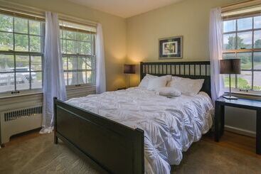 Cumberland Cottage W/ Screened Porch + Fire Pit!