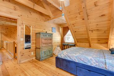 بيت ريفى Cabin W/ Hot Tub + Fishing Pond In Del Rio!