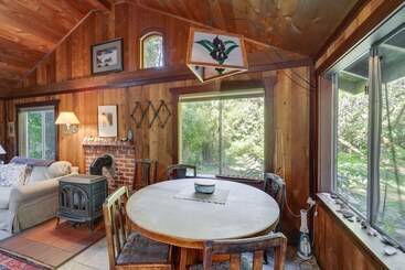 茅舍 Enchanting Arch Cape Retreat W/ Hot Tub, Fireplace