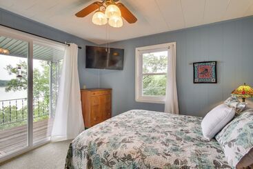 بيت ريفى Lakefront Canadian Gem: Hot Tub, Decks & Grills