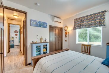 بيت ريفى Peaceful Shelton Home W/ Spacious Yard & Fire Pit!