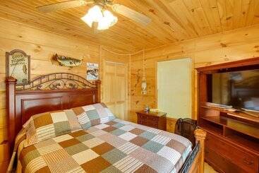 بيت ريفى Pet Friendly Byrdstown Cabin W/ Fire Pit & Porch!
