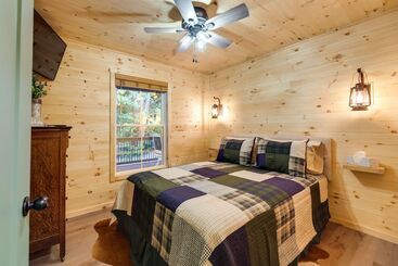 بيت ريفى Serene Kentucky Cabin W/ Fireplace + Fire Pit!