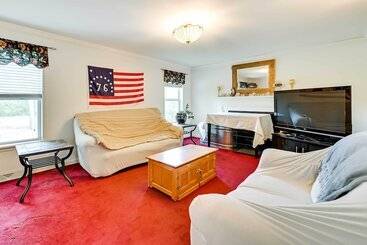 بيت ريفى Woodsy Ballston Spa Home: 4 Mi To State Park!