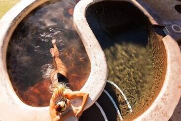 بيت ريفى Wyld Glass Caves Durango