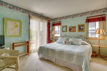 별장 Bayfront Avalon Home W/ Boat Slip & Private Pool!