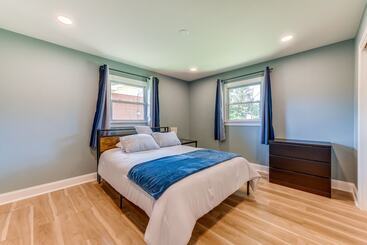 茅舍 Charming Charlotte Home: 2 Mi To Downtown!